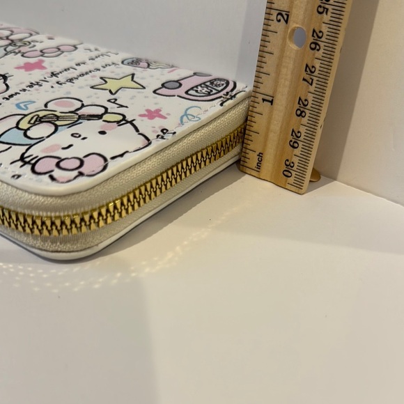 Hello Kitty White Wallet - Picture 4 of 7